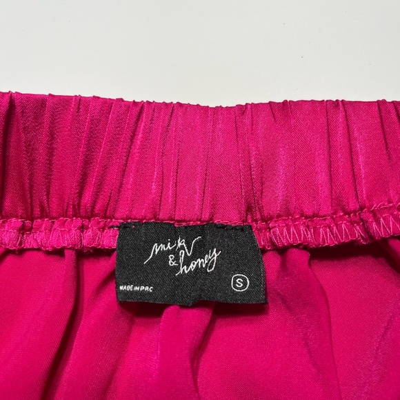 Milk & Honey Women’s size Small Hot Pink Maxi Pleated Skirt Elastic Waist, wais - Picture 3 of 6